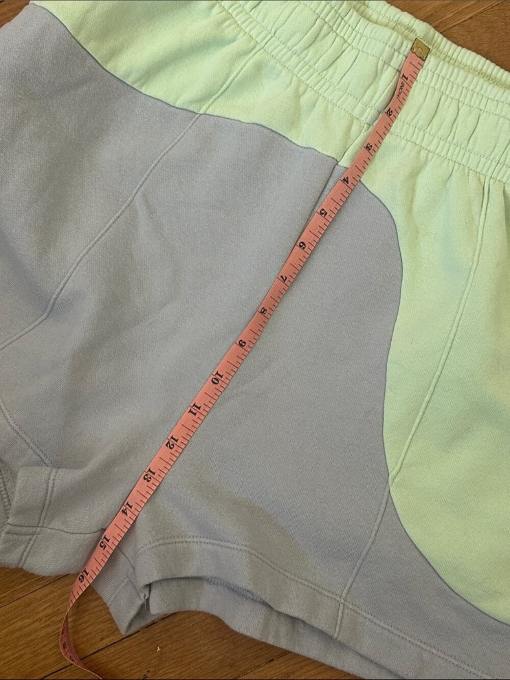 Nike Color Clash Euphoria high rise color block contrast relaxed fit sweat short - Picture 10 of 13
